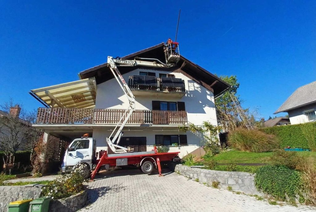 Delo na višini z dvižno košaro